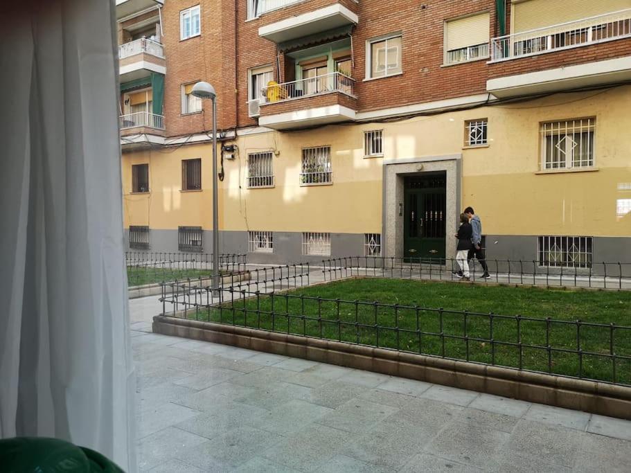 Nuevo Y Confortable Apartamento En Vista Alegre Madrid Eksteriør billede